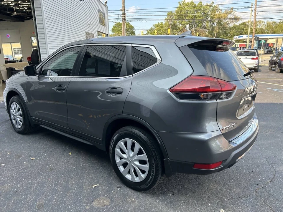 2018 Nissan Rogue - Image 2 of 12