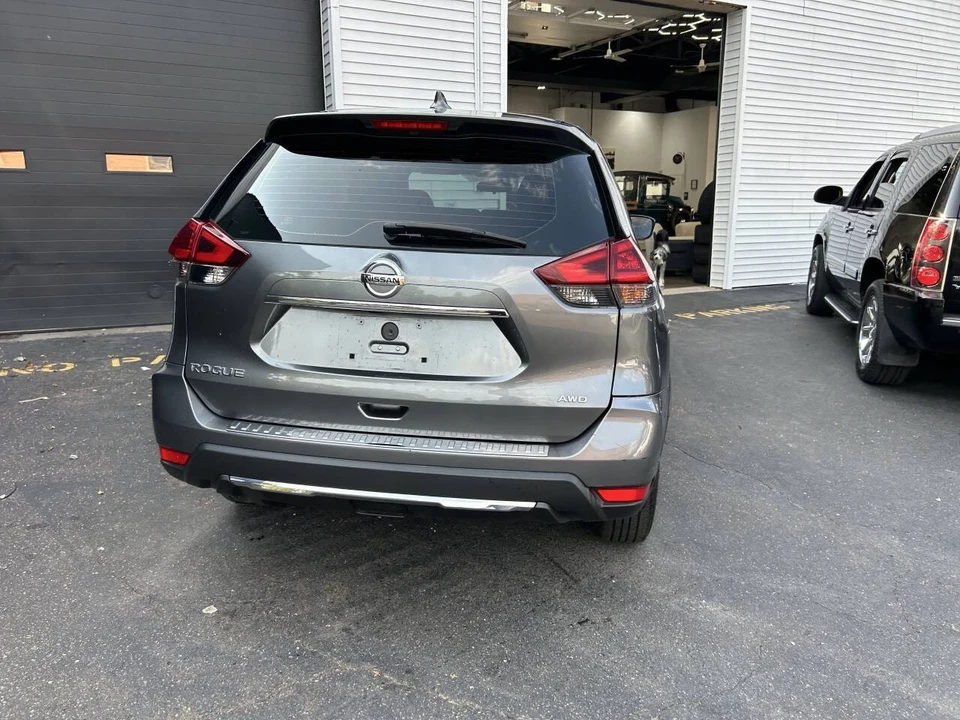 2018 Nissan Rogue - Image 4 of 12
