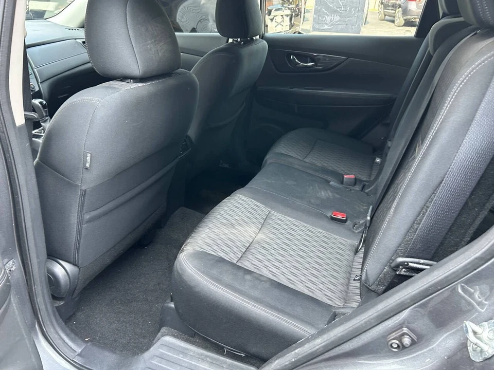 2018 Nissan Rogue - Image 9 of 12