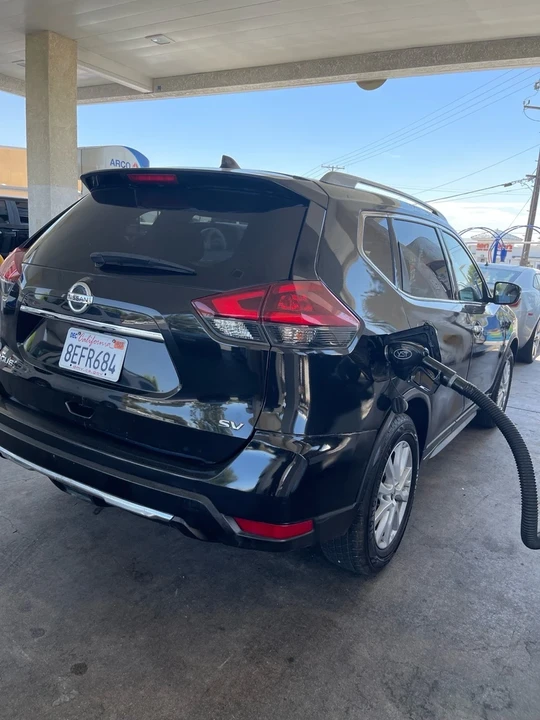 2018 Nissan Rogue - Image 5 of 20