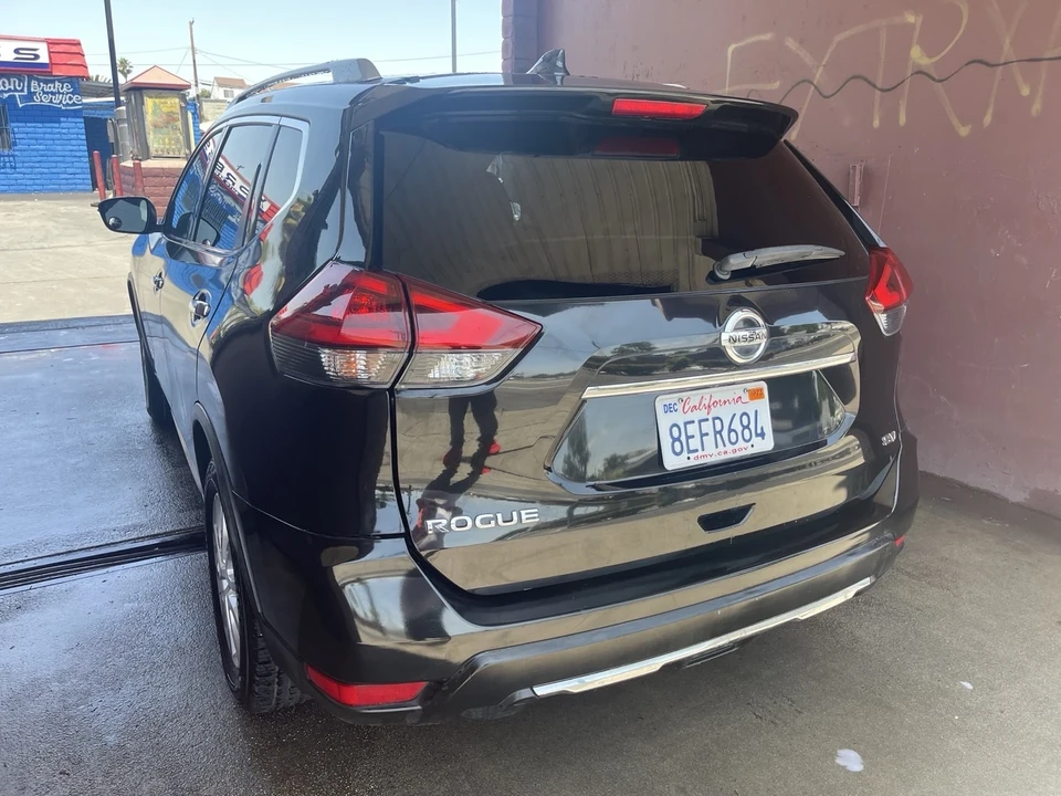 2018 Nissan Rogue - Image 4 of 20