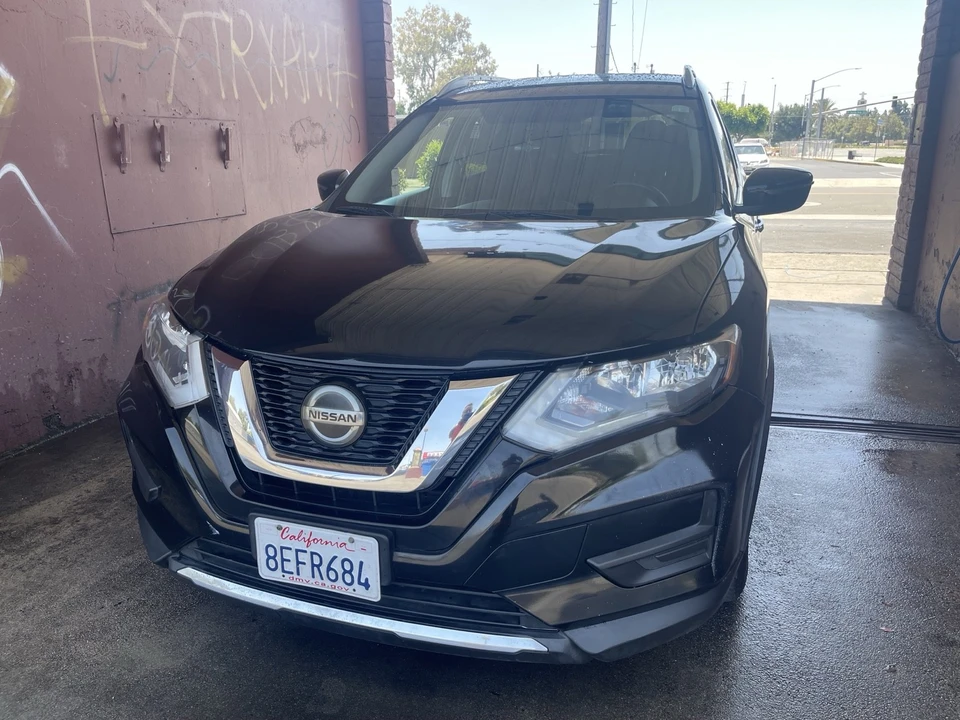 2018 Nissan Rogue - Image 10 of 20