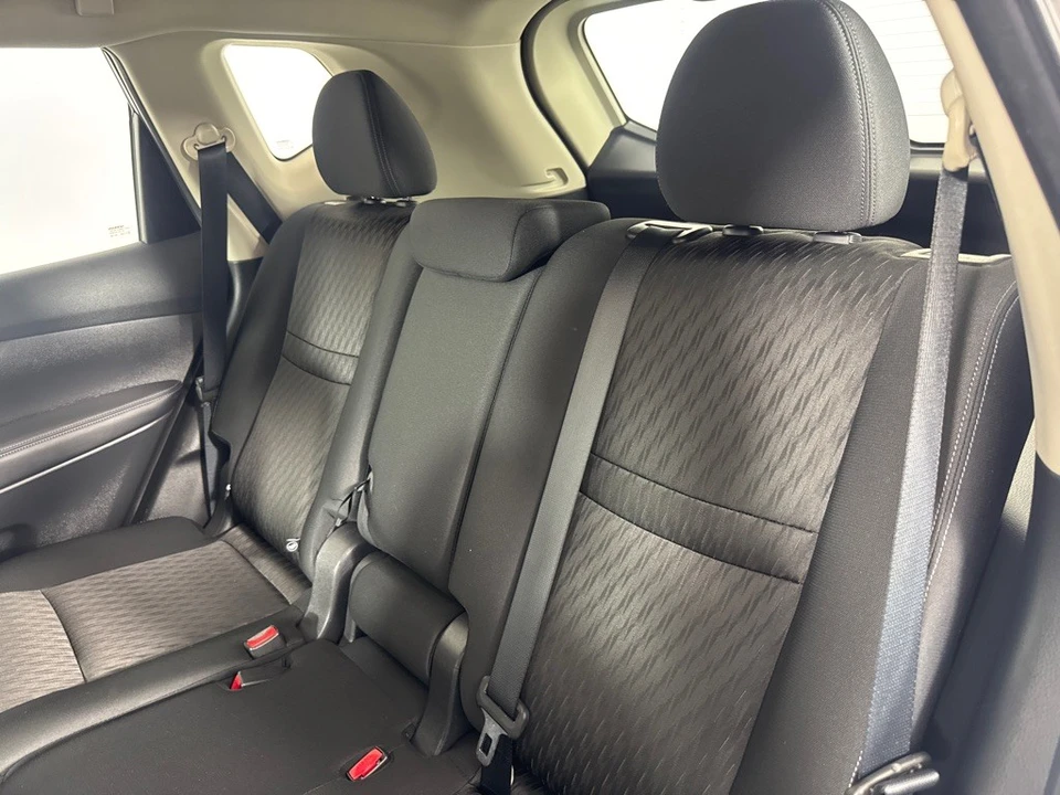 2018 Nissan Rogue - Image 19 of 21