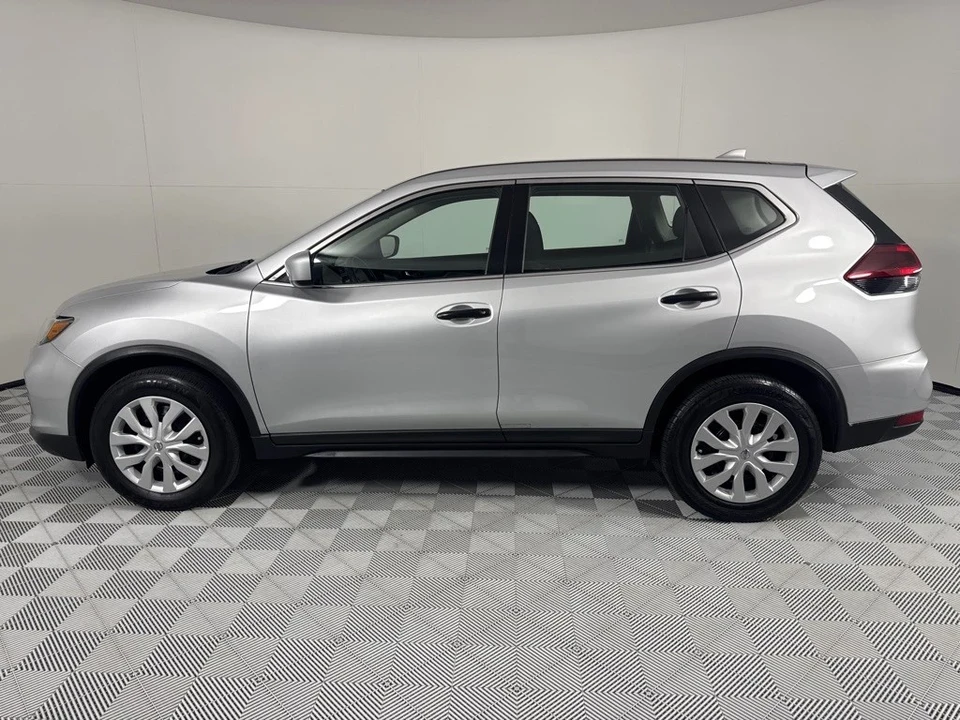 2018 Nissan Rogue - Image 6 of 12