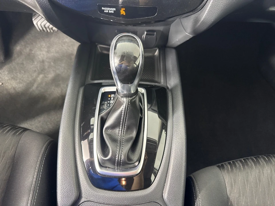 2018 Nissan Rogue - Image 17 of 21