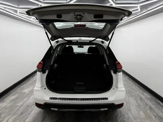 2018 Nissan Rogue - Image 6 of 12