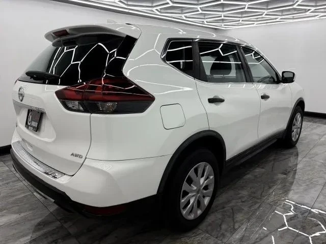 2018 Nissan Rogue - Image 8 of 12