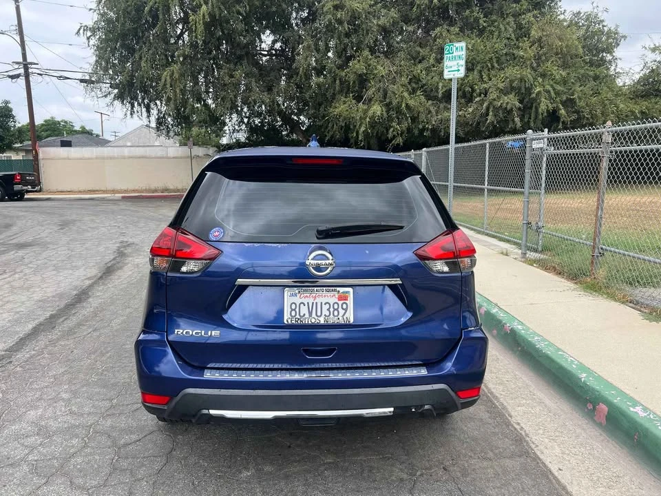 2018 Nissan Rogue - Image 4 of 8