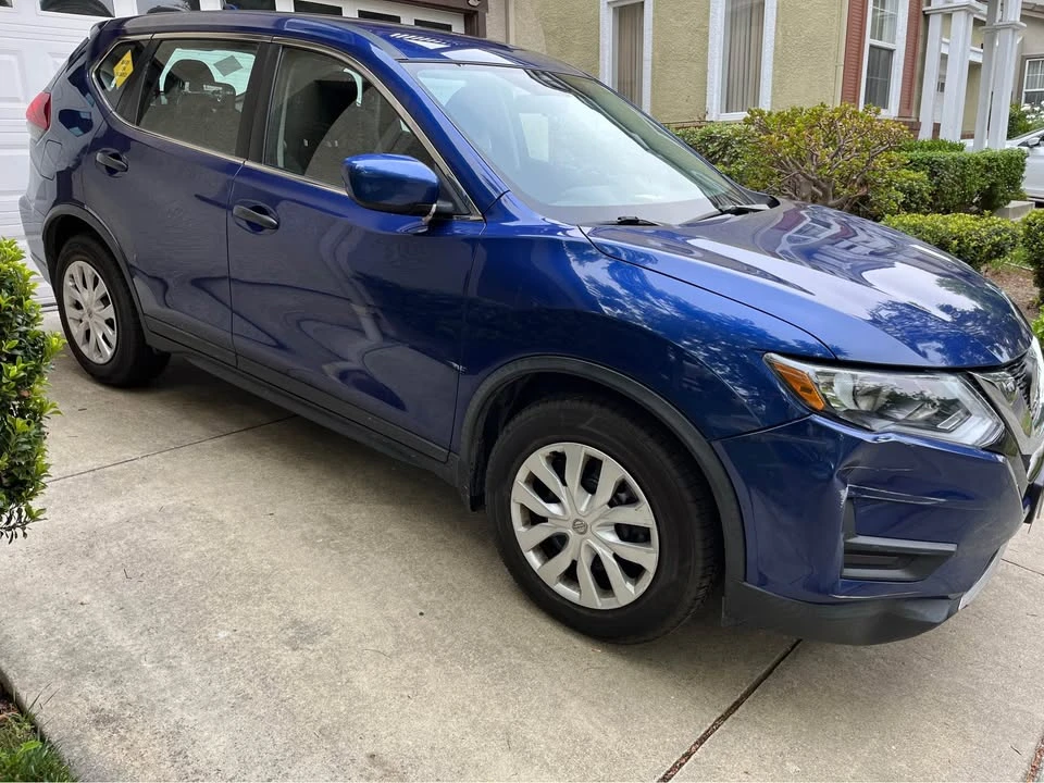2018 Nissan Rogue - Image 2 of 3