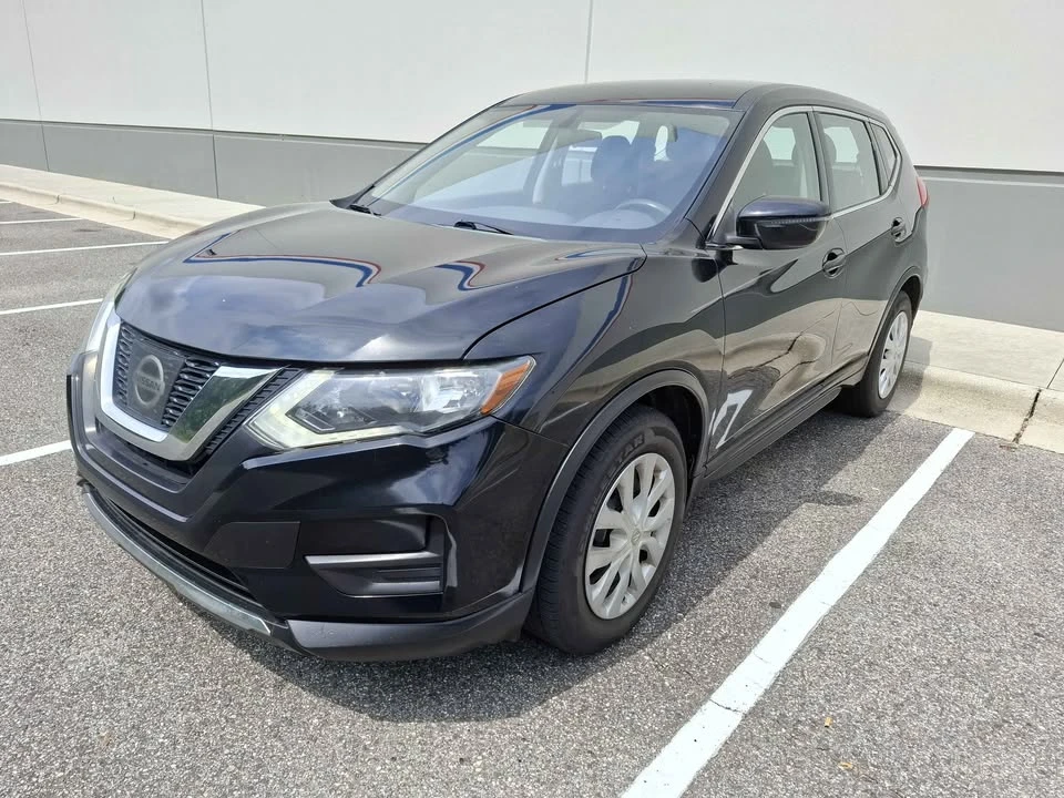 2018 Nissan Rogue - Image 2 of 10