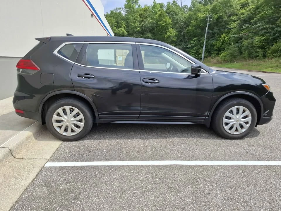 2018 Nissan Rogue - Image 5 of 10