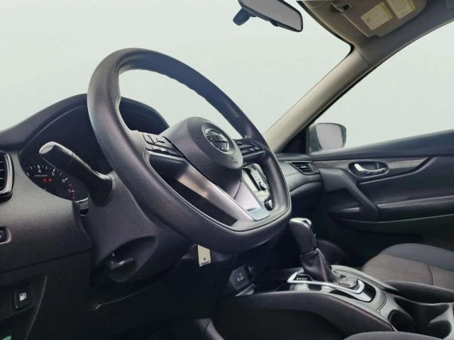 2018 Nissan Rogue - Image 11 of 21