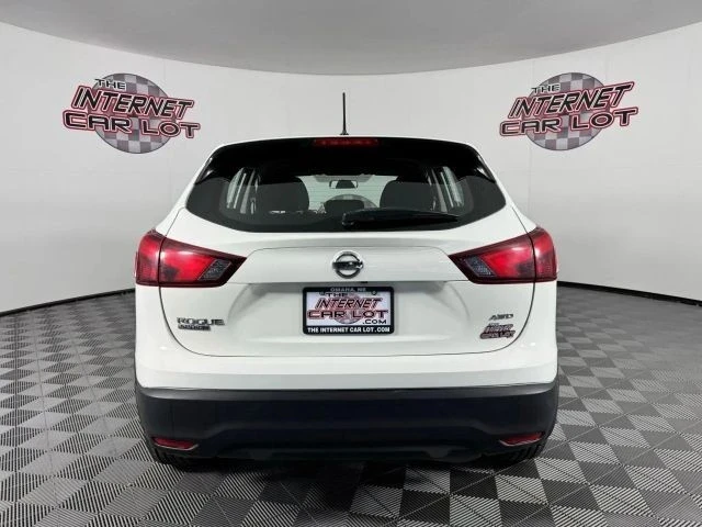 2018 Nissan Rogue - Image 6 of 12