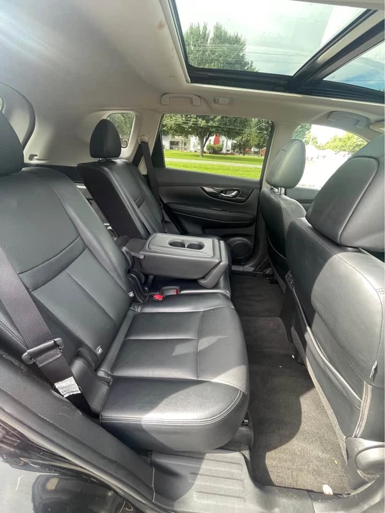 2018 Nissan Rogue - Image 9 of 18