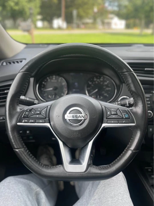 2018 Nissan Rogue - Image 14 of 18