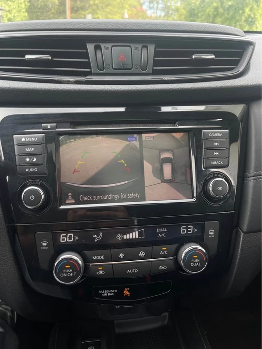 2018 Nissan Rogue - Image 15 of 18