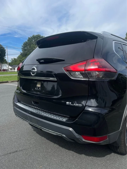 2018 Nissan Rogue - Image 7 of 18