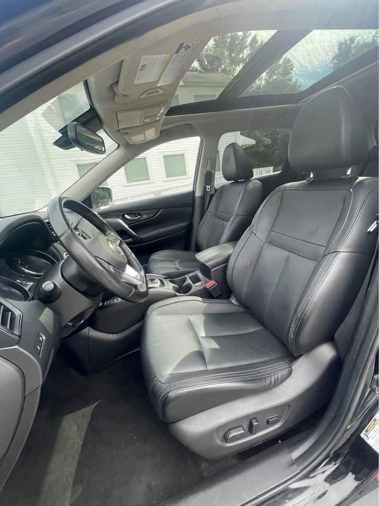 2018 Nissan Rogue - Image 11 of 18