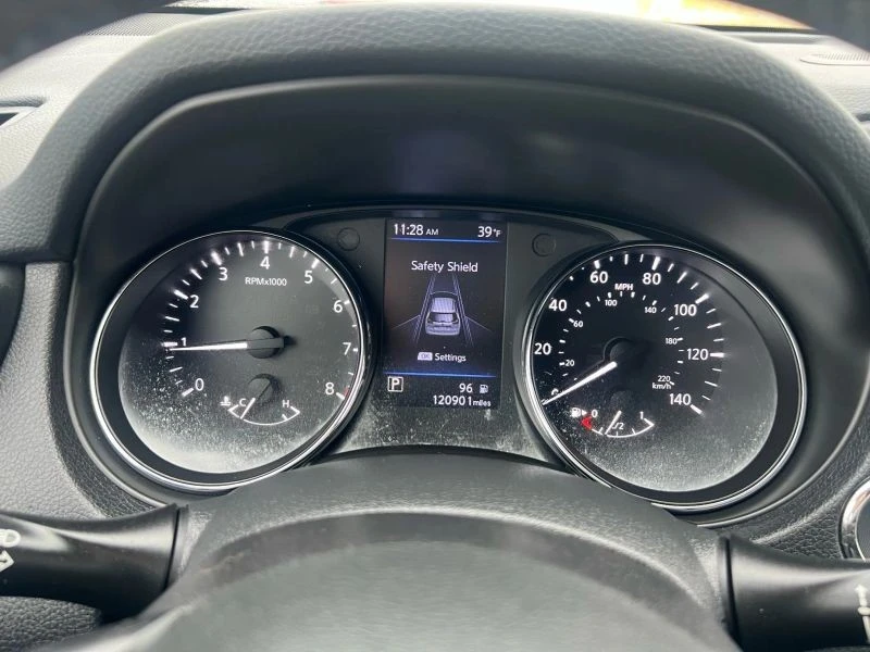 2018 Nissan Rogue - Image 11 of 12
