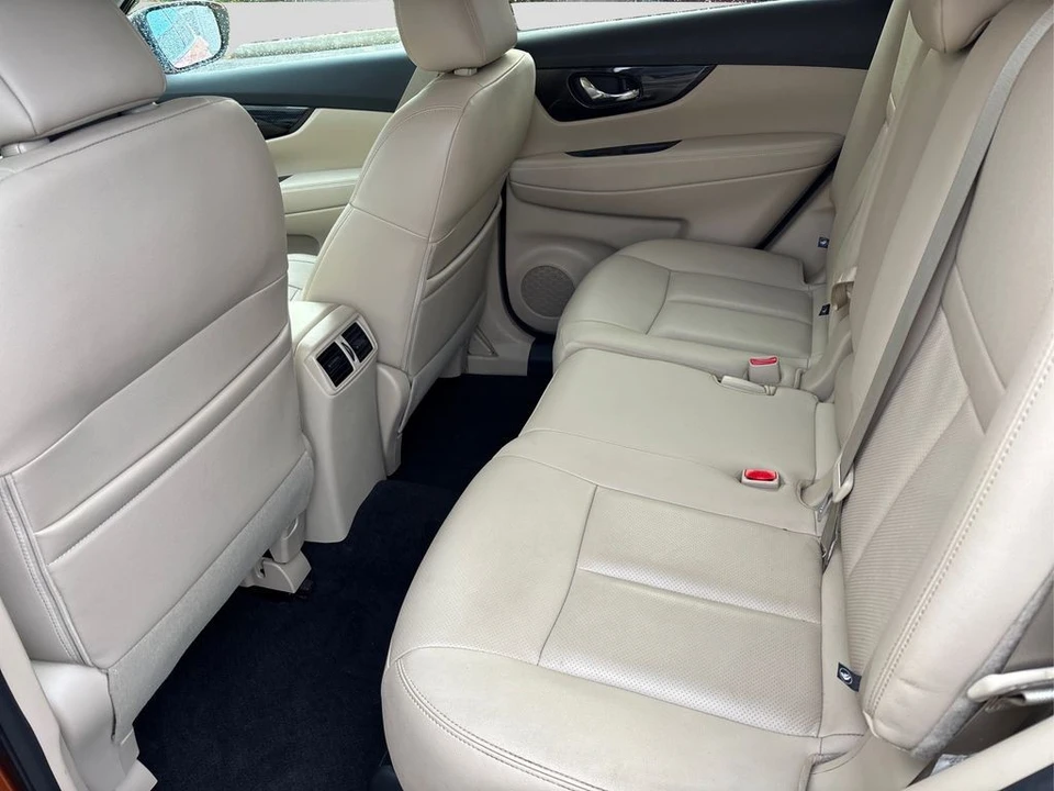 2018 Nissan Rogue - Image 10 of 12