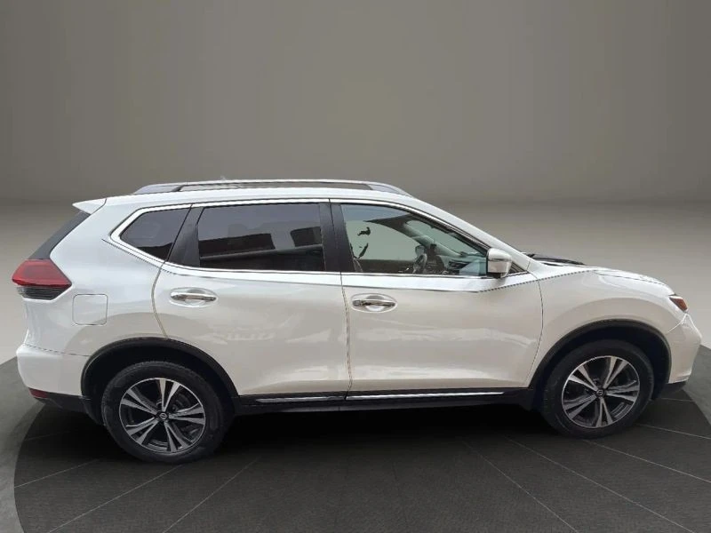 2018 Nissan Rogue - Image 4 of 12