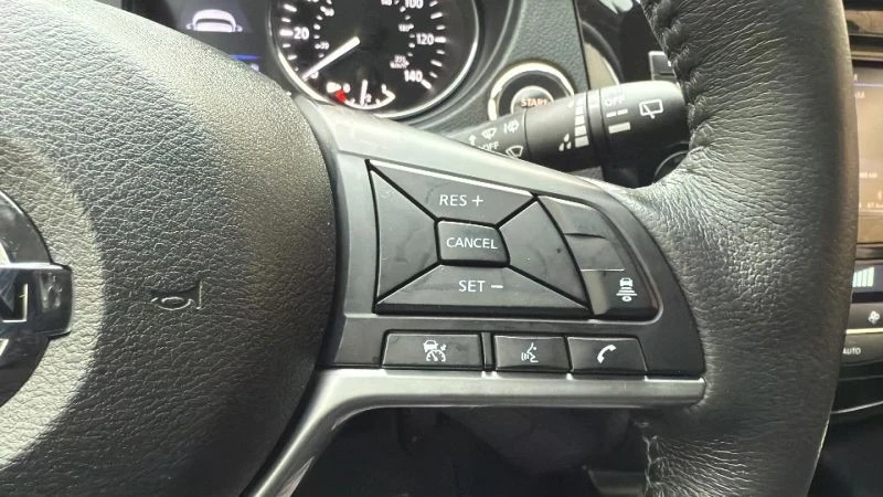2018 Nissan Rogue - Image 11 of 12