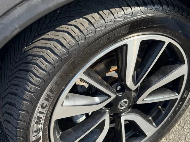 2018 Nissan Rogue - Image 13 of 21