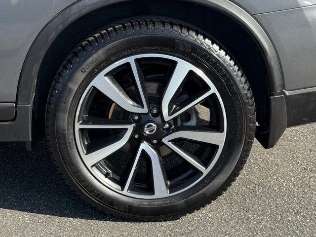2018 Nissan Rogue - Image 12 of 21