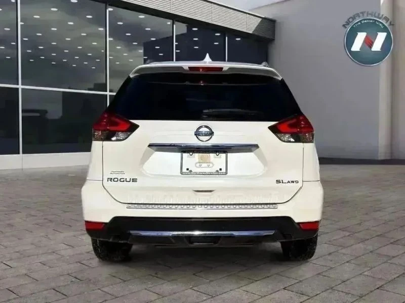 2018 Nissan Rogue - Image 4 of 12