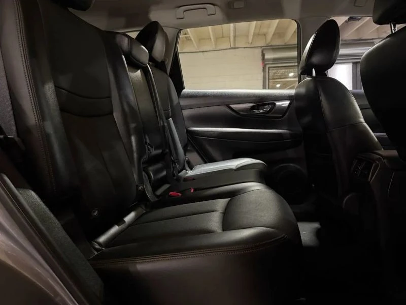 2018 Nissan Rogue - Image 11 of 12