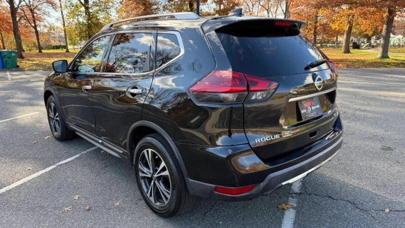 2018 Nissan Rogue - Image 4 of 12
