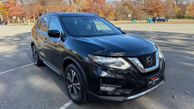 2018 Nissan Rogue - Image 8 of 12