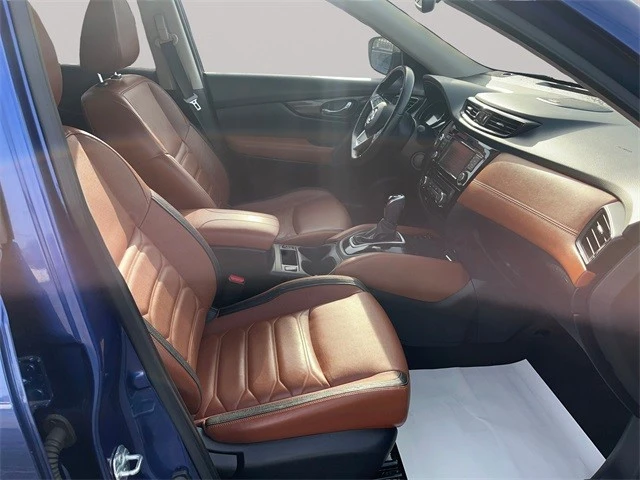 2018 Nissan Rogue - Image 17 of 21