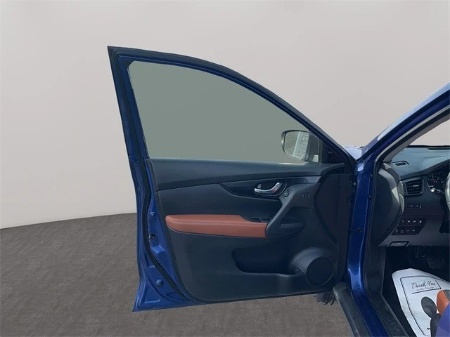2018 Nissan Rogue - Image 11 of 12