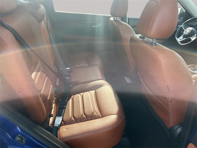 2018 Nissan Rogue - Image 19 of 21