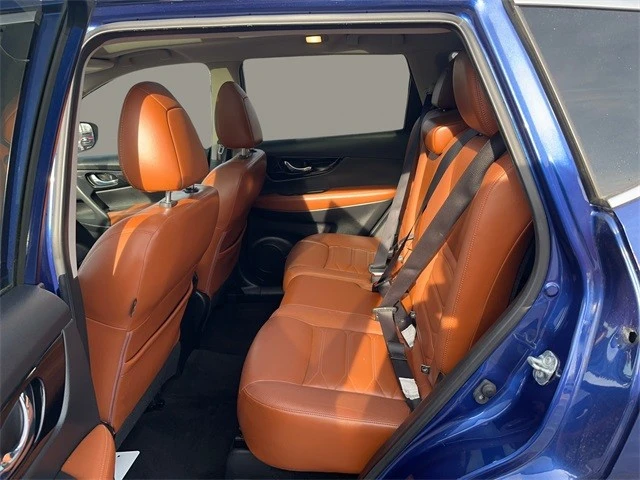 2018 Nissan Rogue - Image 14 of 21