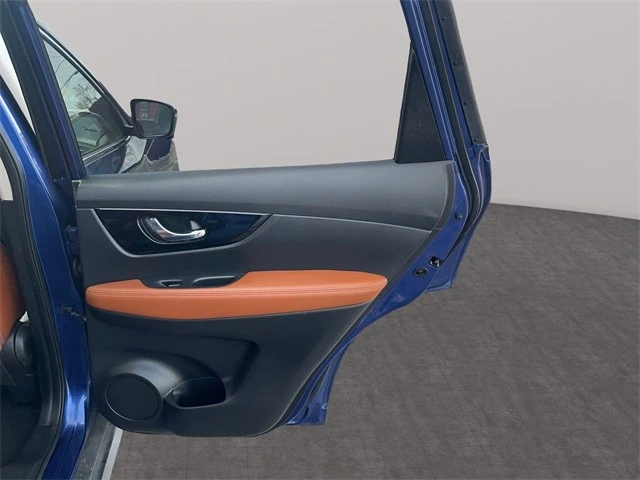 2018 Nissan Rogue - Image 18 of 21