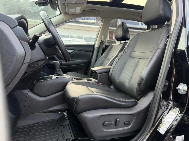 2018 Nissan Rogue - Image 11 of 12