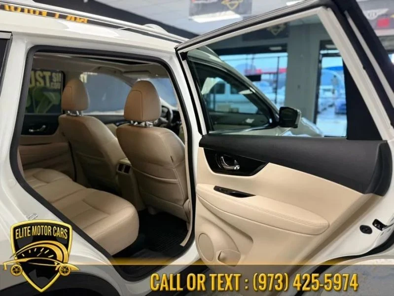 2018 Nissan Rogue - Image 11 of 12