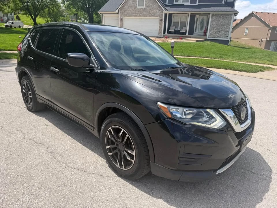 2018 Nissan Rogue - Image 3 of 13