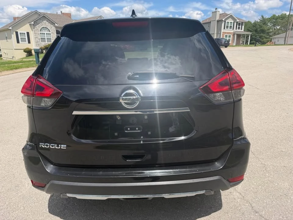2018 Nissan Rogue - Image 5 of 13