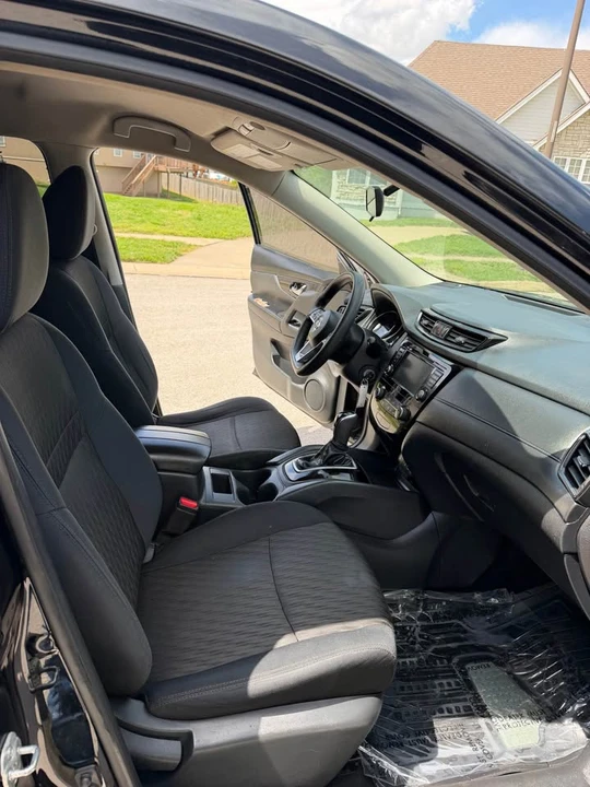 2018 Nissan Rogue - Image 11 of 13