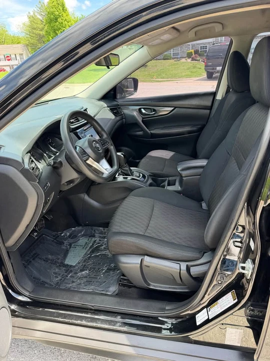 2018 Nissan Rogue - Image 8 of 13