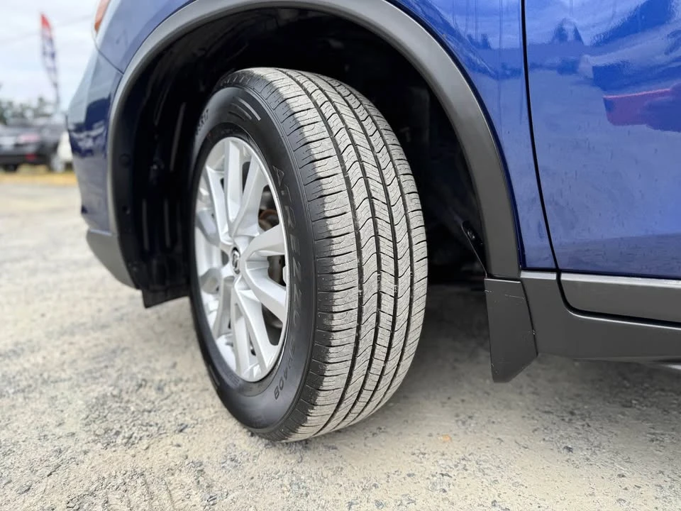 2018 Nissan Rogue - Image 16 of 16