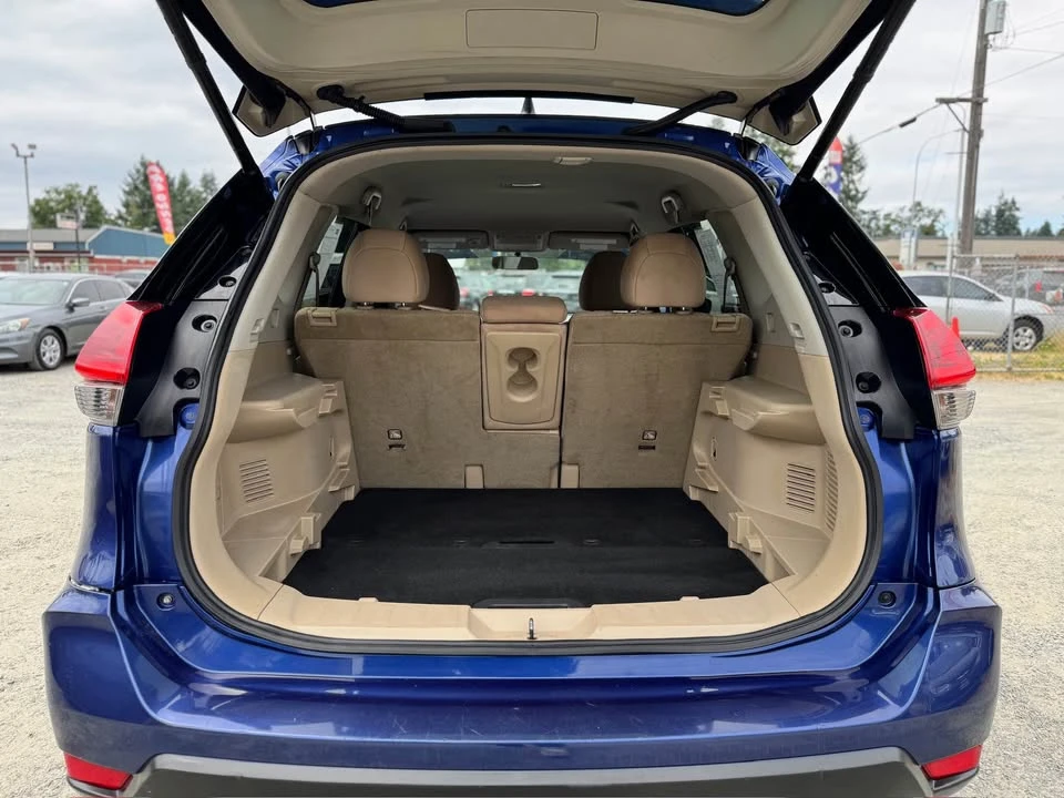 2018 Nissan Rogue - Image 15 of 16