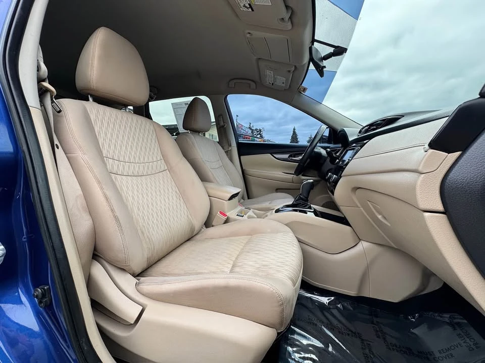 2018 Nissan Rogue - Image 10 of 16