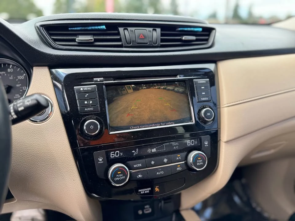2018 Nissan Rogue - Image 14 of 16