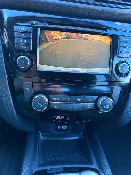 2018 Nissan Rogue - Image 16 of 18