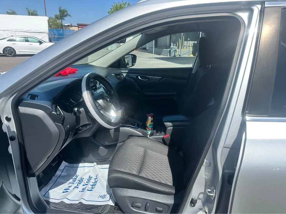 2018 Nissan Rogue - Image 7 of 8