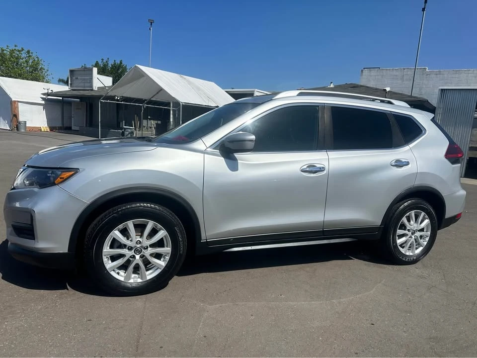2018 Nissan Rogue - Image 5 of 8